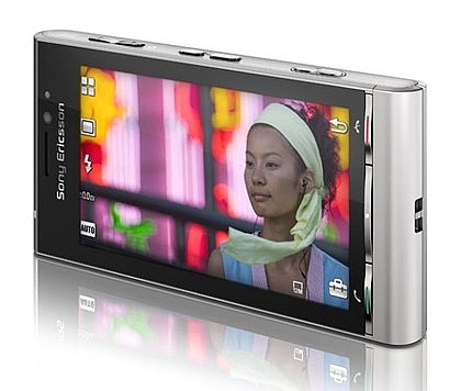 Sony-Ericsson Satio - 3