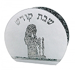 פמוט "אישה מדליקה"